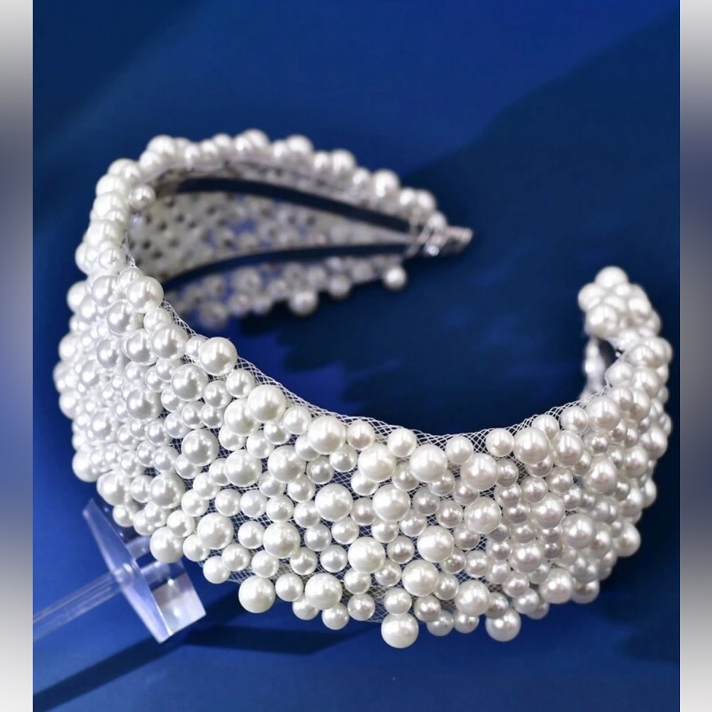 Elegant Pearl-Embellished Headband